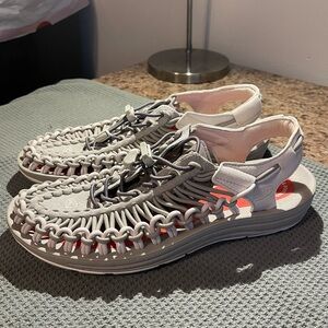 Women’s size 8.5 Keen-Uneek sandals